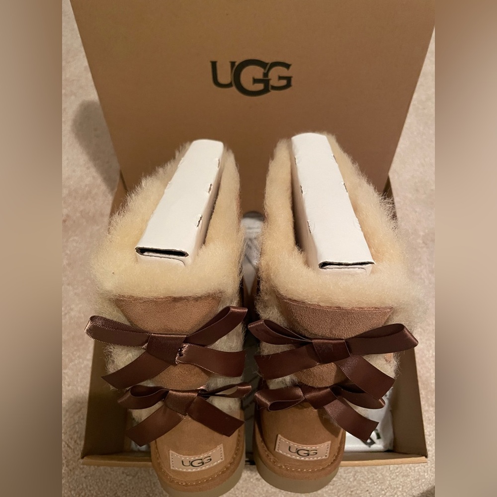 BNIB $275 UGG Women's Bailey Bow II Boots - Chestnut - Picture 6 of 12